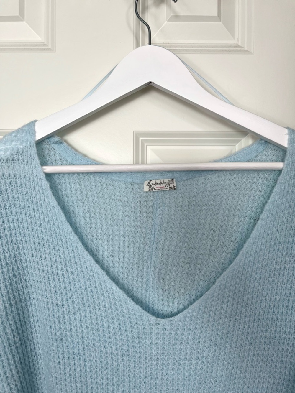 Free People Intimately C.O.Z.Y Pullover NWOT - Picture 4 of 4